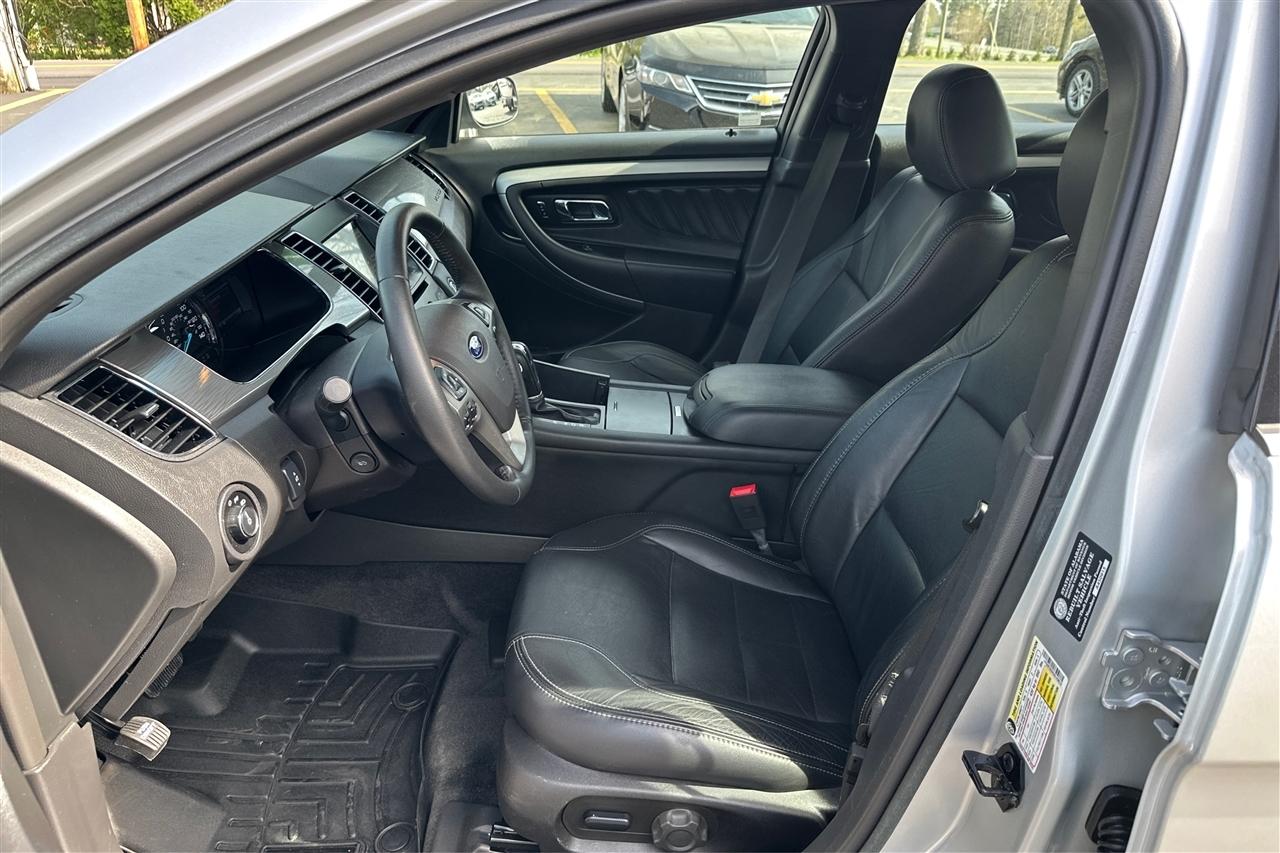 Ford Taurus SEL 4D Sedan 2016