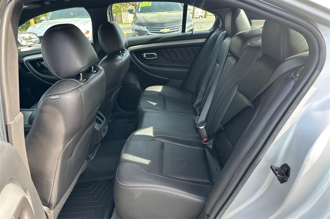 Ford Taurus SEL 4D Sedan 2016