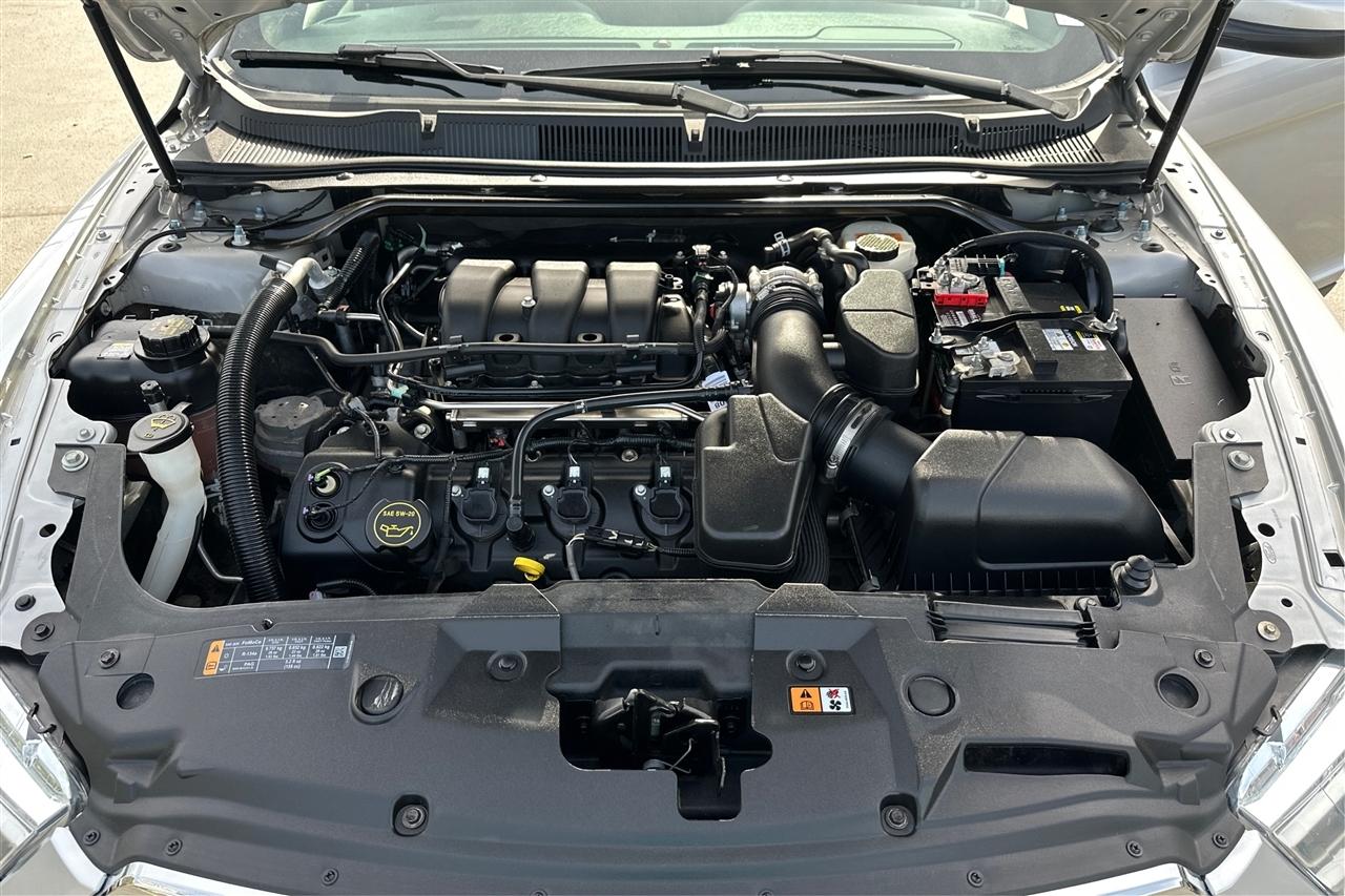 Ford Taurus SEL 4D Sedan 2016