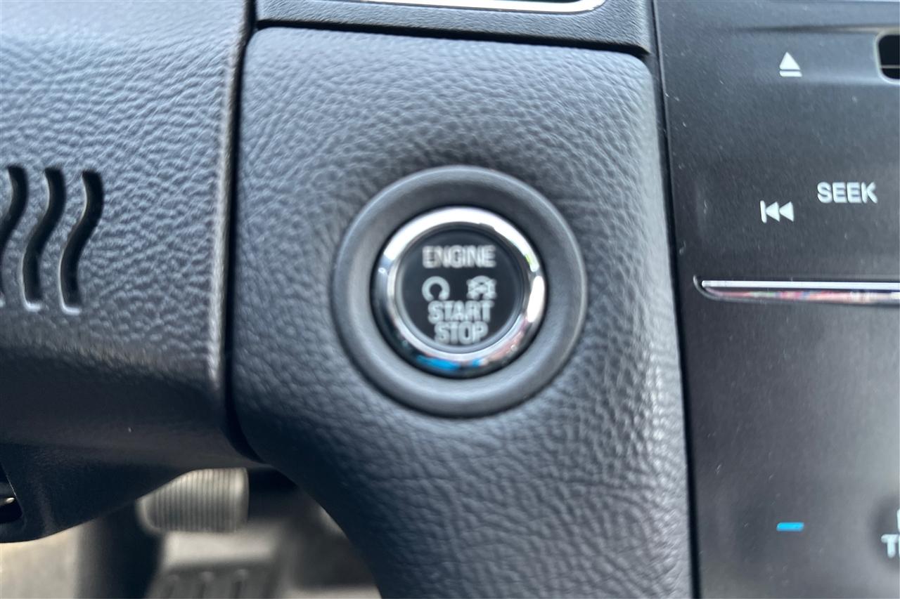 Ford Taurus SEL 4D Sedan 2016