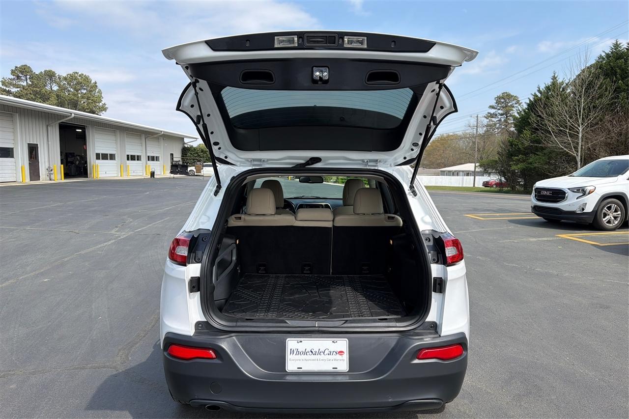 Jeep Cherokee Sport 4D SUV FWD 2017