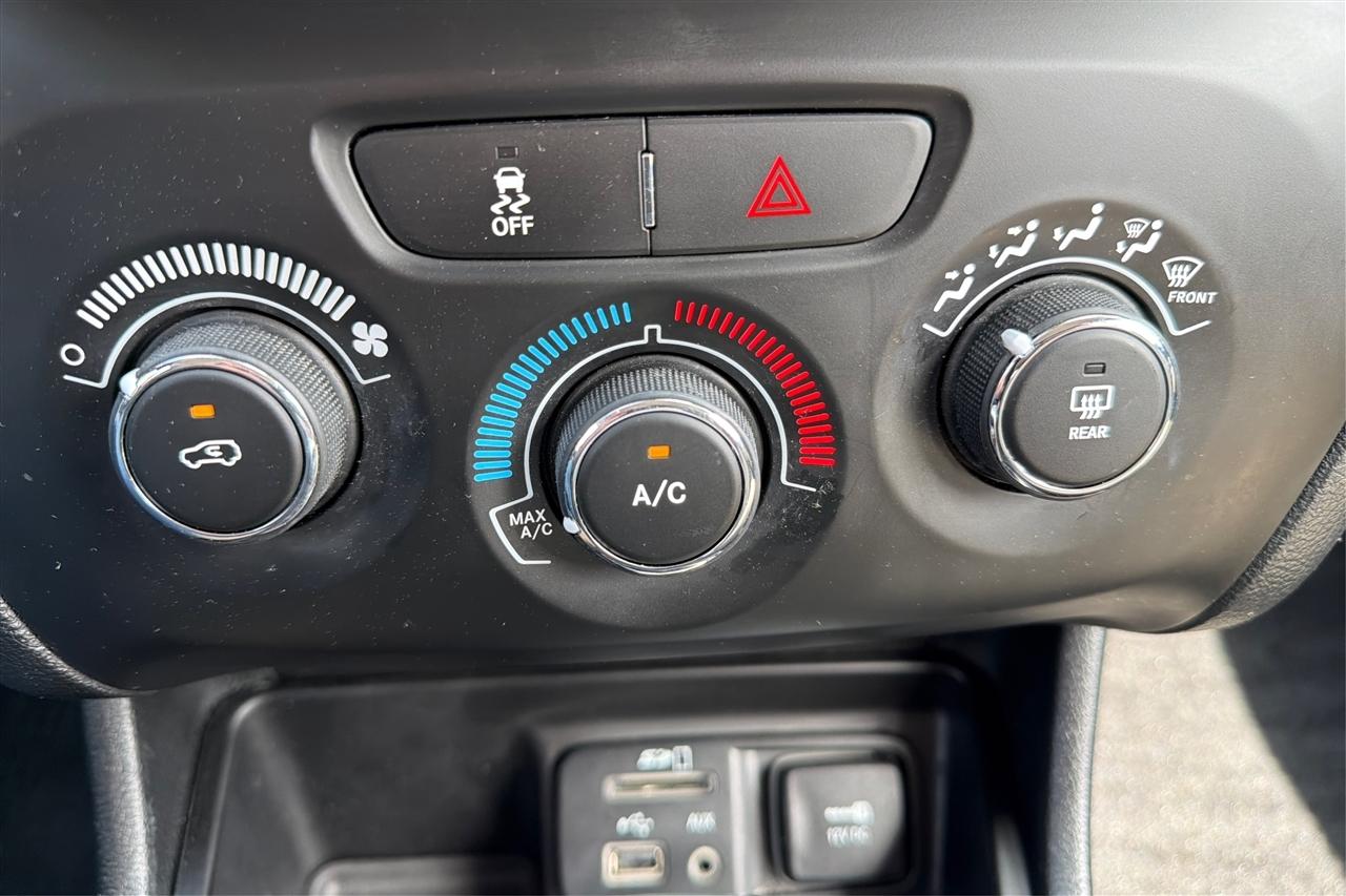 Jeep Cherokee Sport 4D SUV FWD 2017