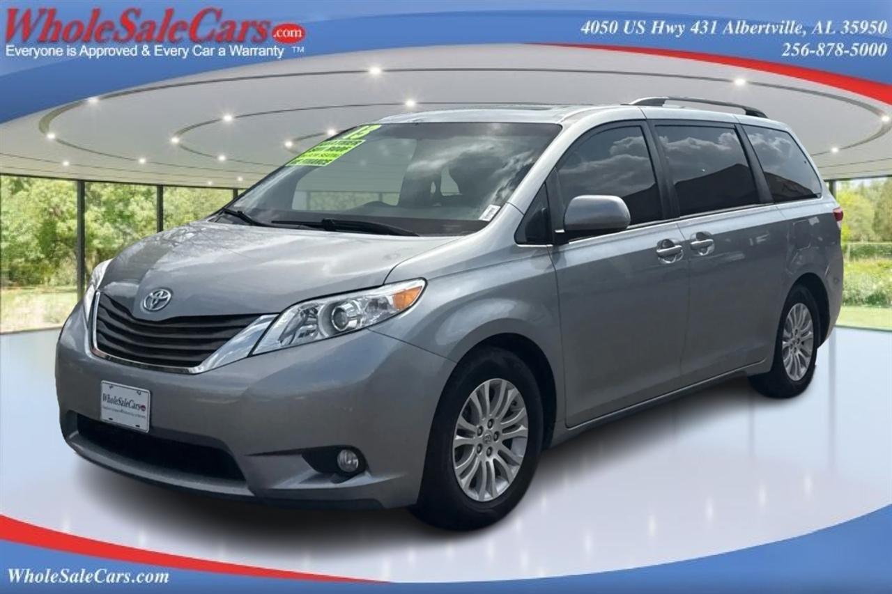 Toyota Sienna XLE 5D Wagon 2013