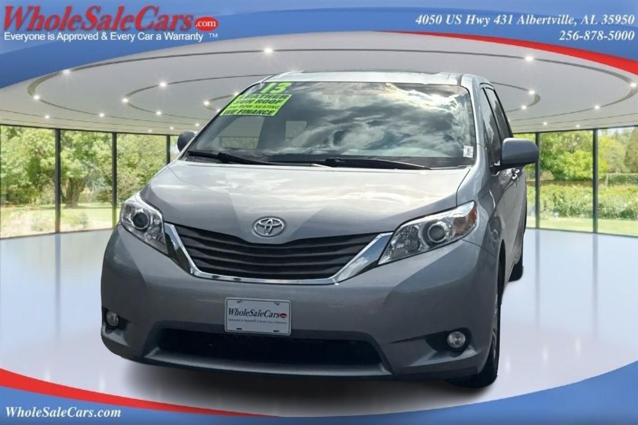 Toyota Sienna XLE 5D Wagon 2013
