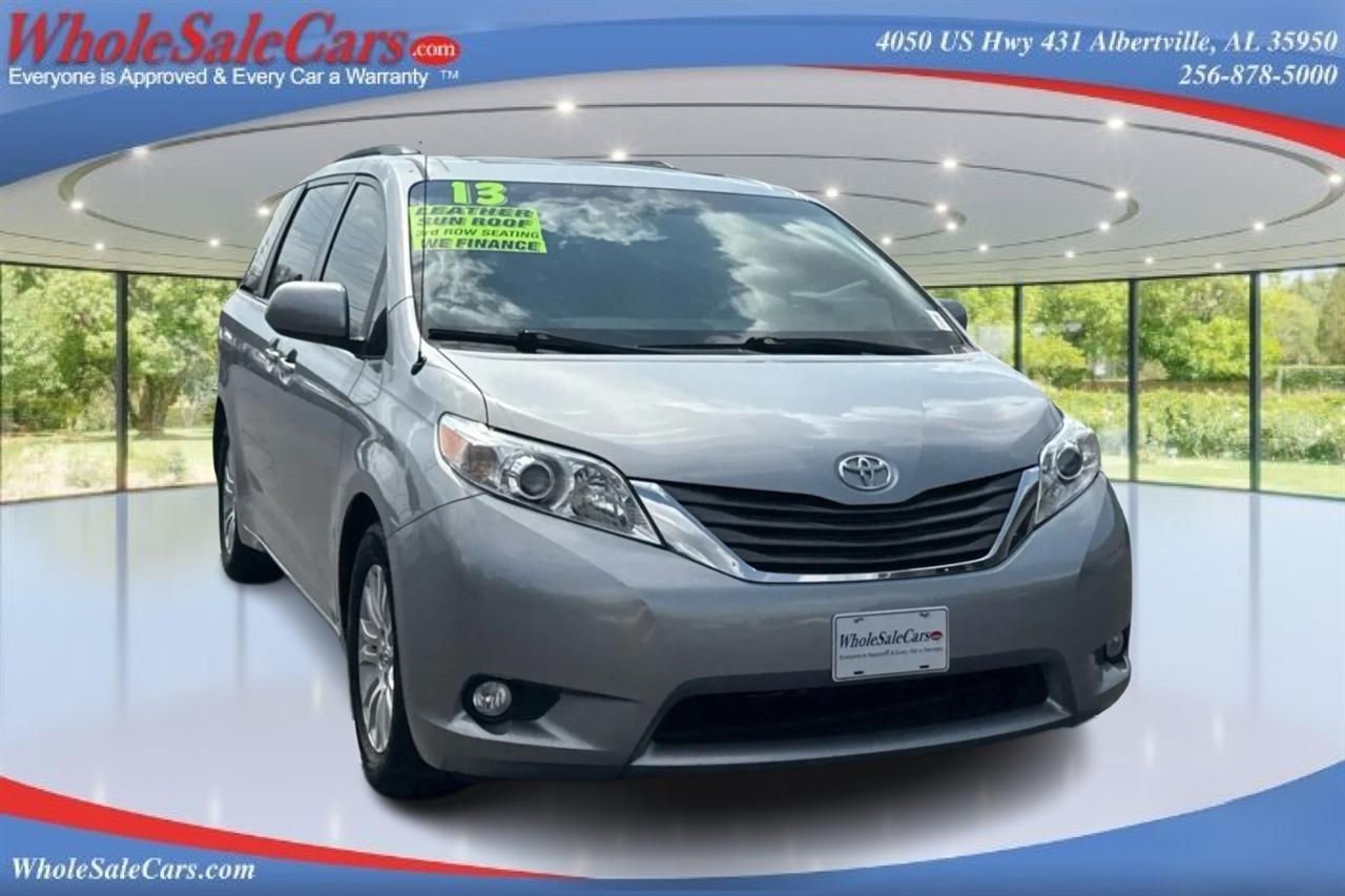 Toyota Sienna XLE 5D Wagon 2013
