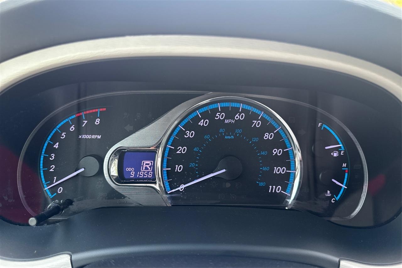 Toyota Sienna XLE 5D Wagon 2013