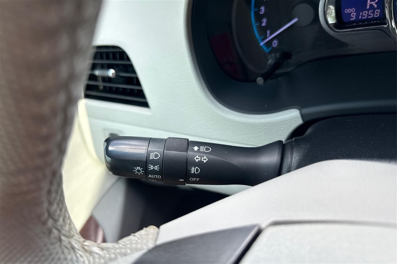 Toyota Sienna XLE 5D Wagon 2013