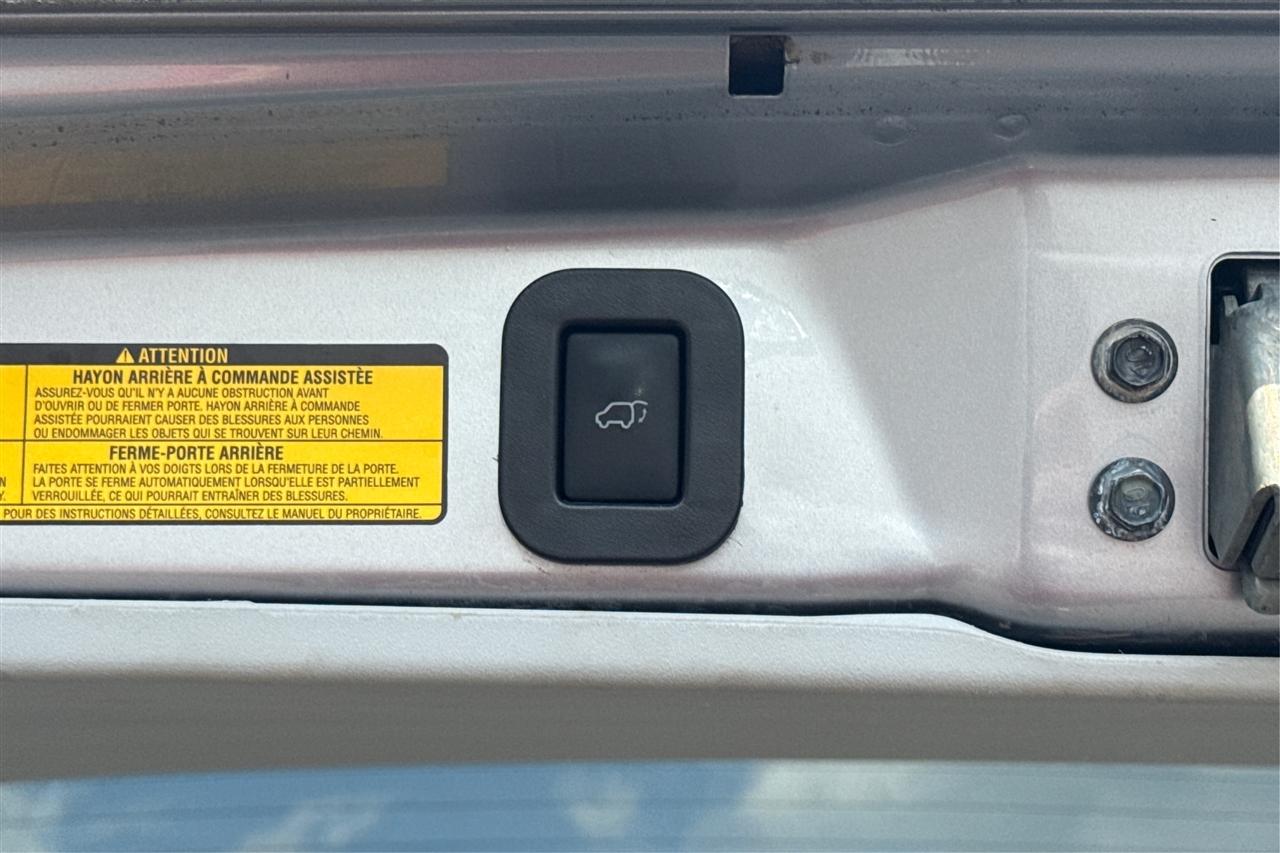 Toyota Sienna XLE 5D Wagon 2013