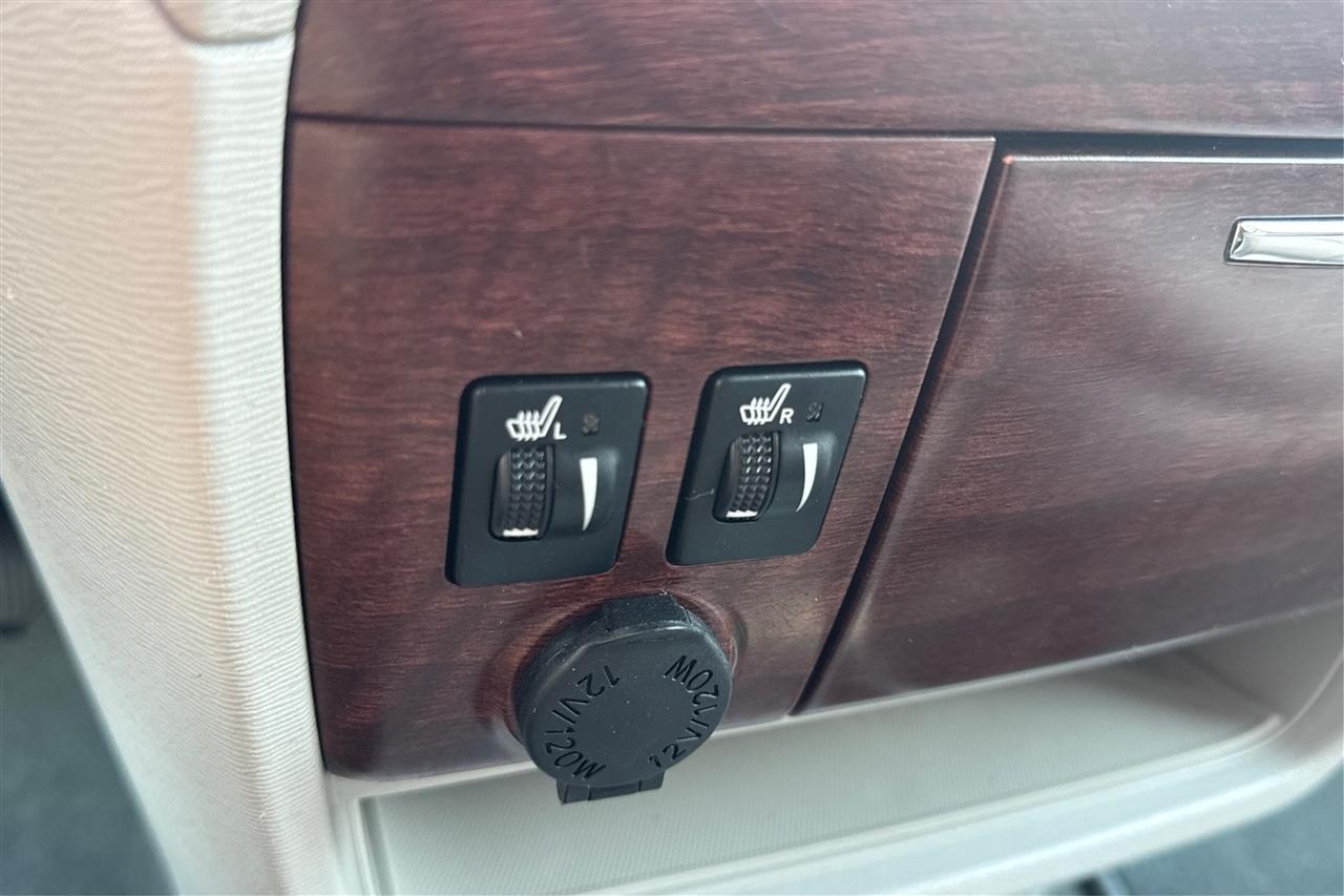 Toyota Sienna XLE 5D Wagon 2013