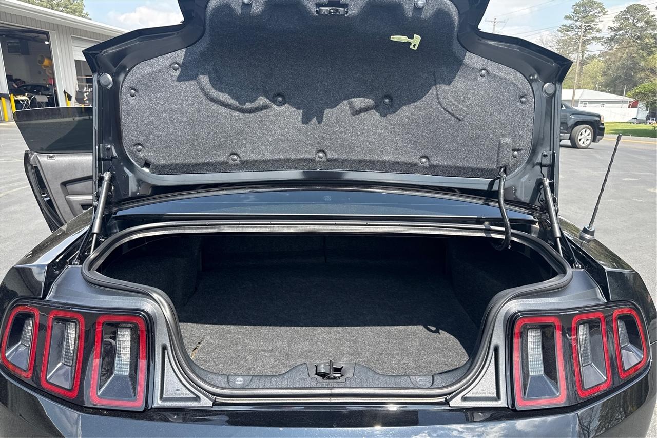 Ford Mustang Base 2D Coupe 2013