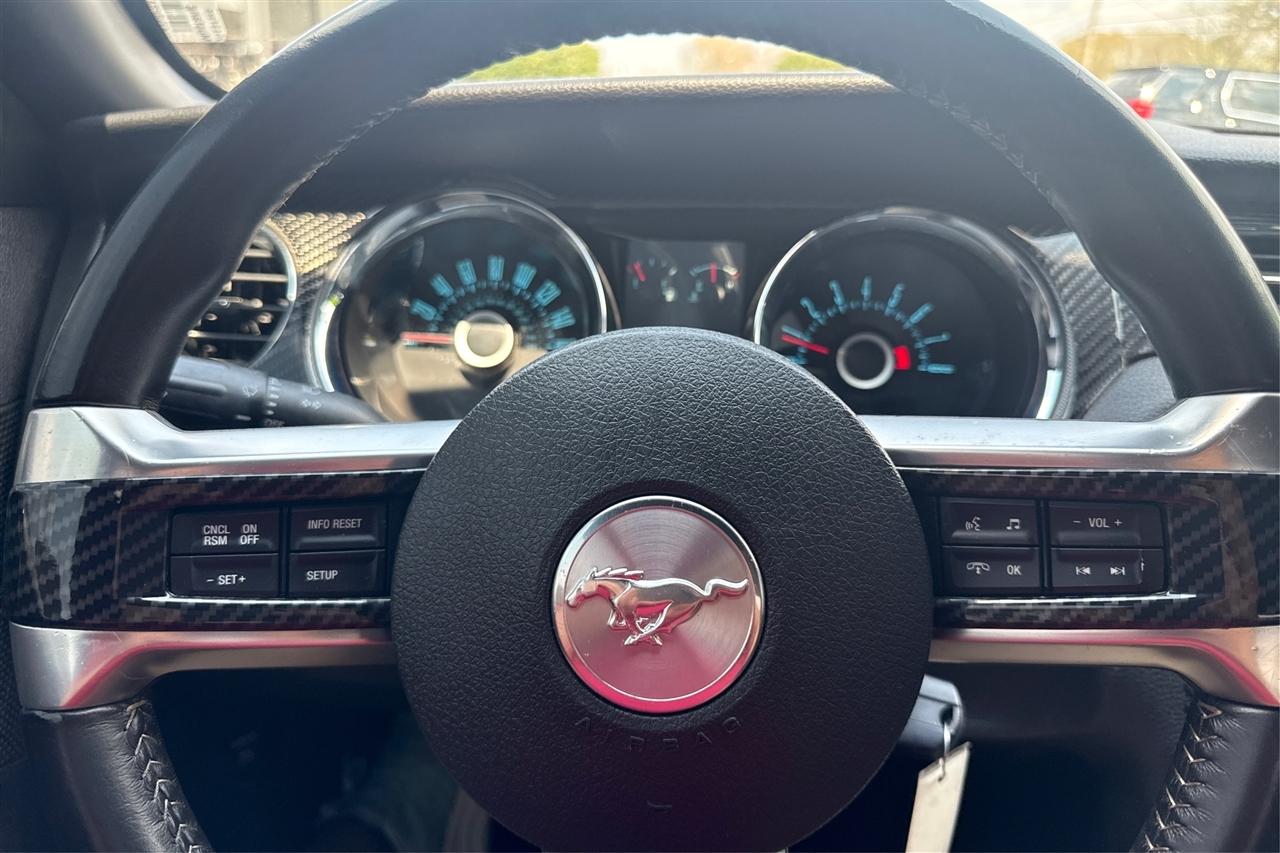 Ford Mustang Base 2D Coupe 2013