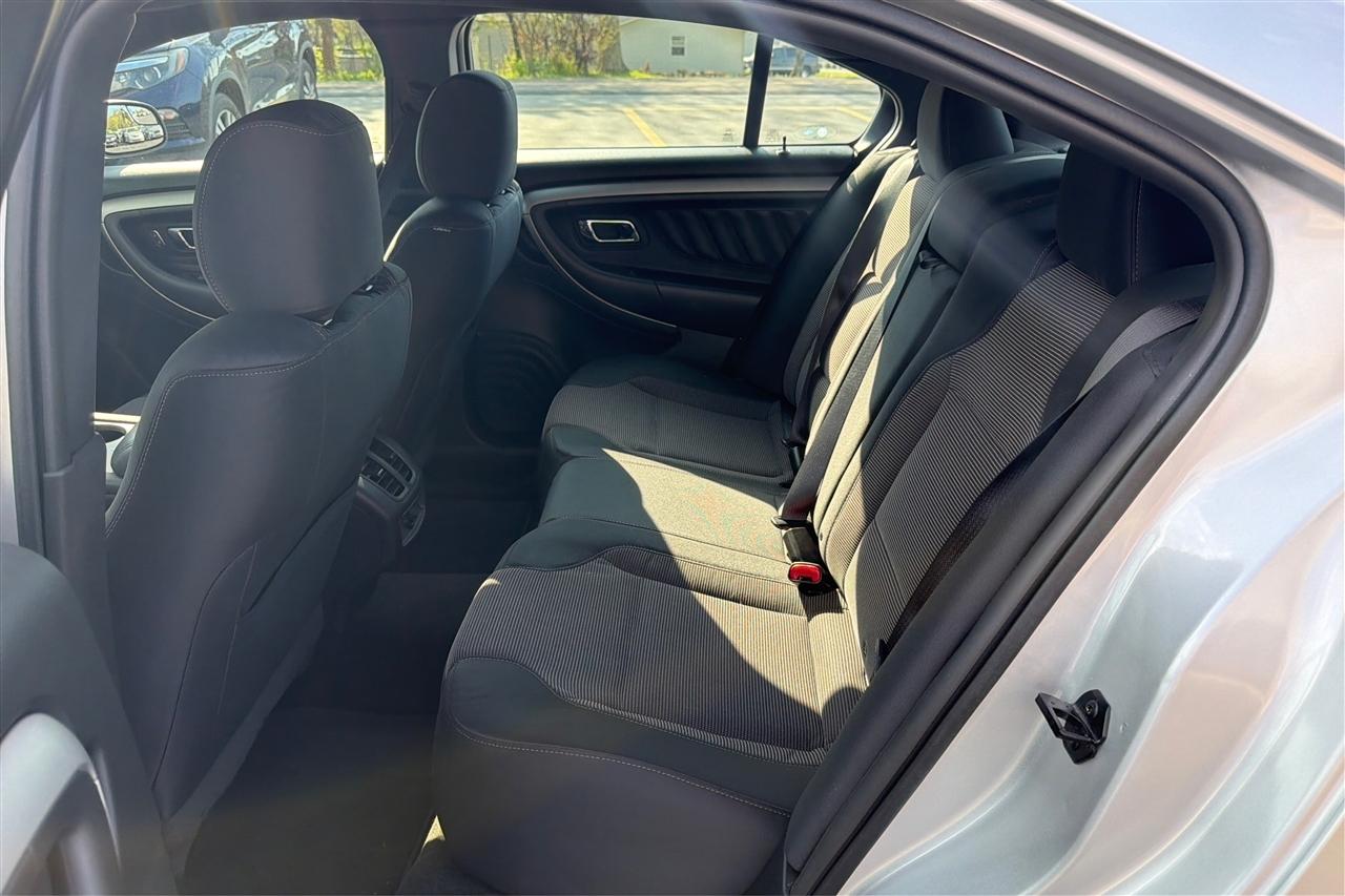 Ford Taurus SEL 4D Sedan 2018