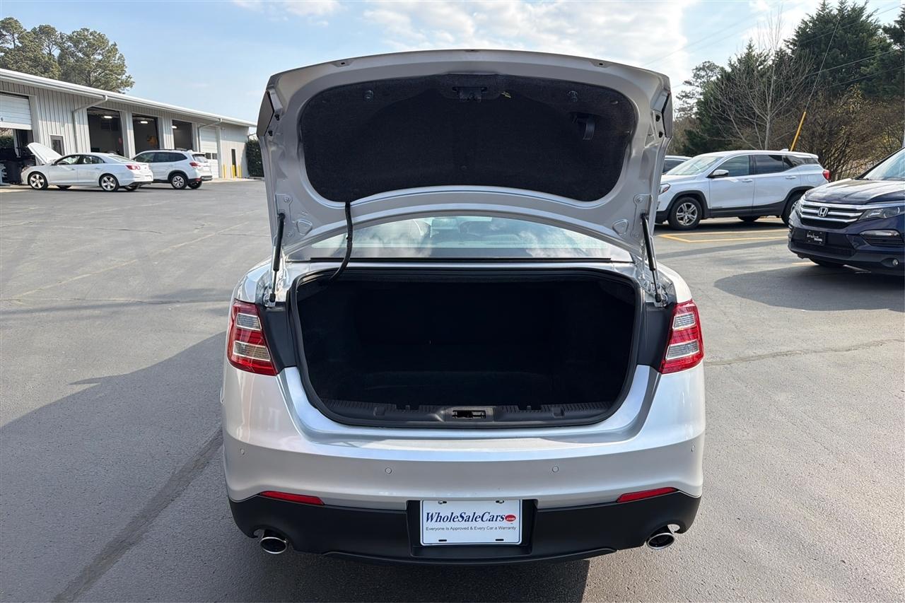 Ford Taurus SEL 4D Sedan 2018