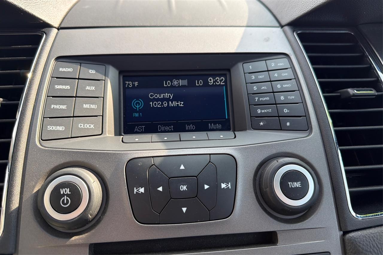 Ford Taurus SEL 4D Sedan 2018