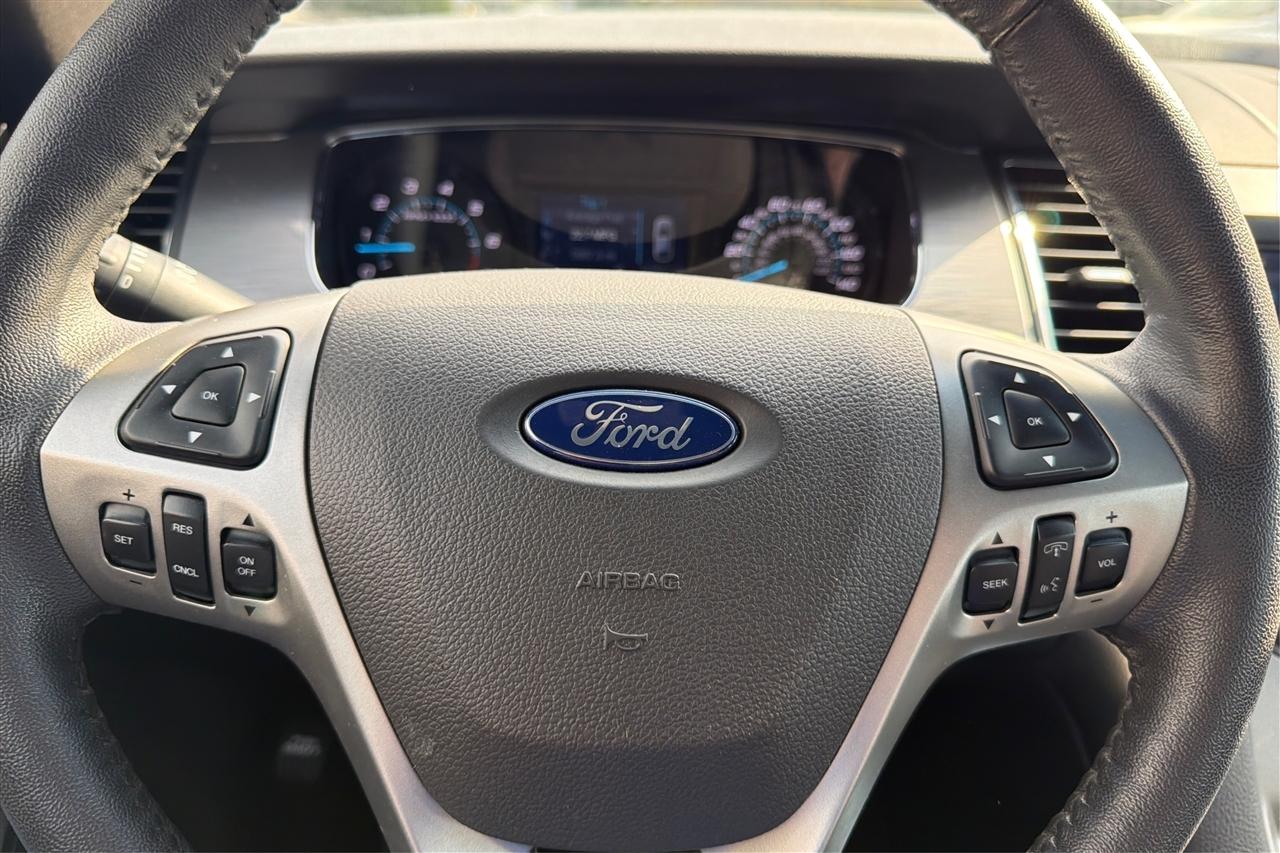 Ford Taurus SEL 4D Sedan 2018