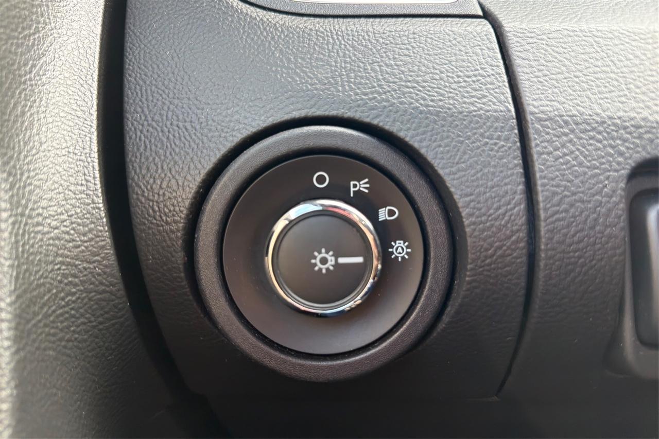 Ford Taurus SEL 4D Sedan 2018