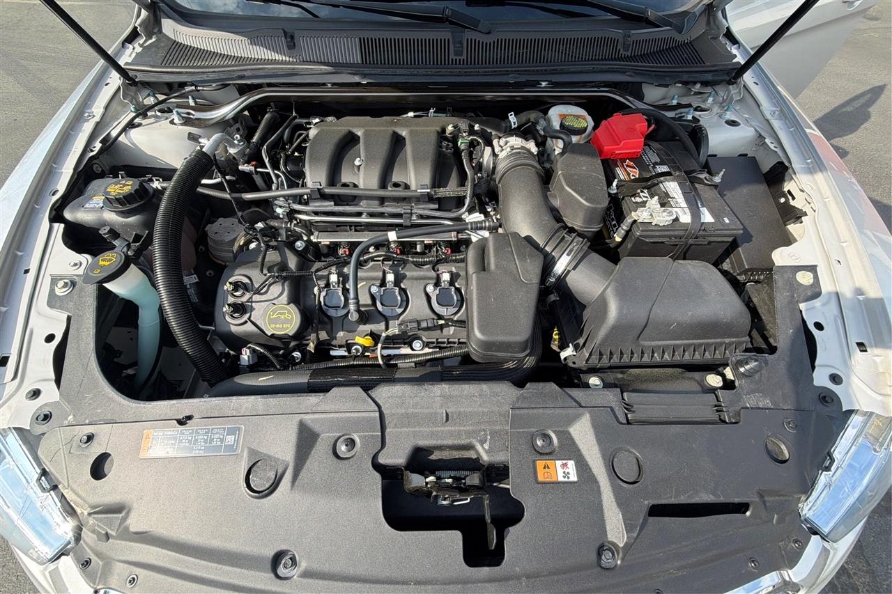 Ford Taurus SEL 4D Sedan 2018