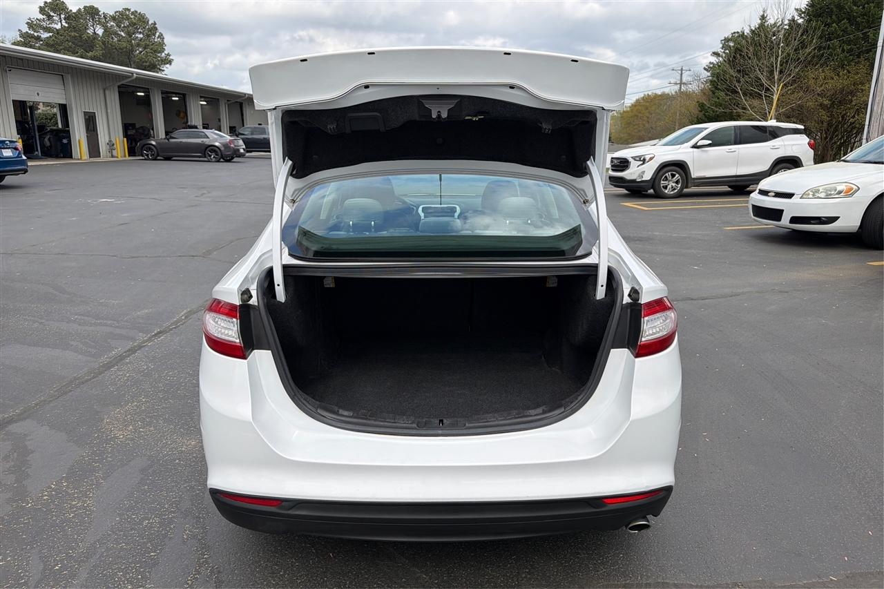 Ford Fusion S 4D Sedan 2016