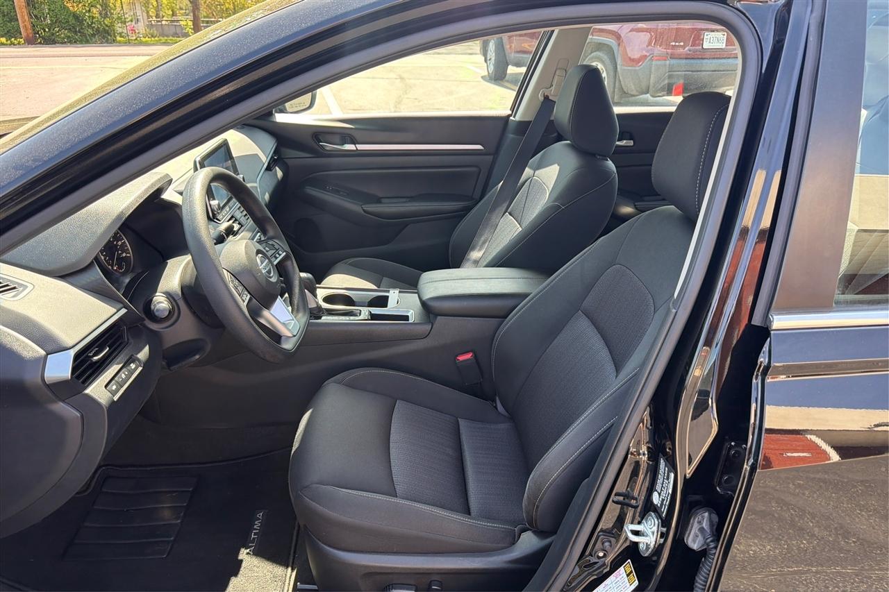 Nissan Altima SV 4D Sedan 2.5 2022