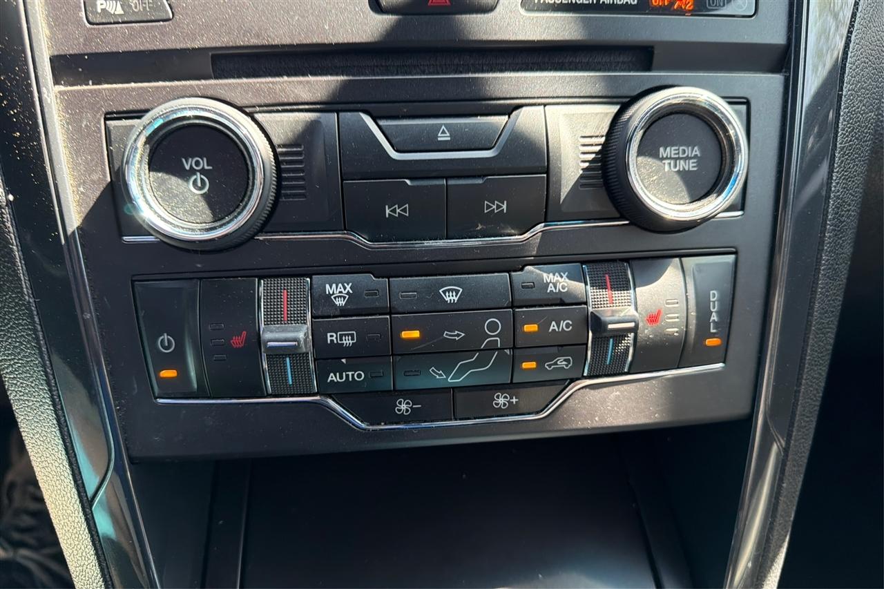 Ford Explorer 2WD 4dr V6 XLT 2017