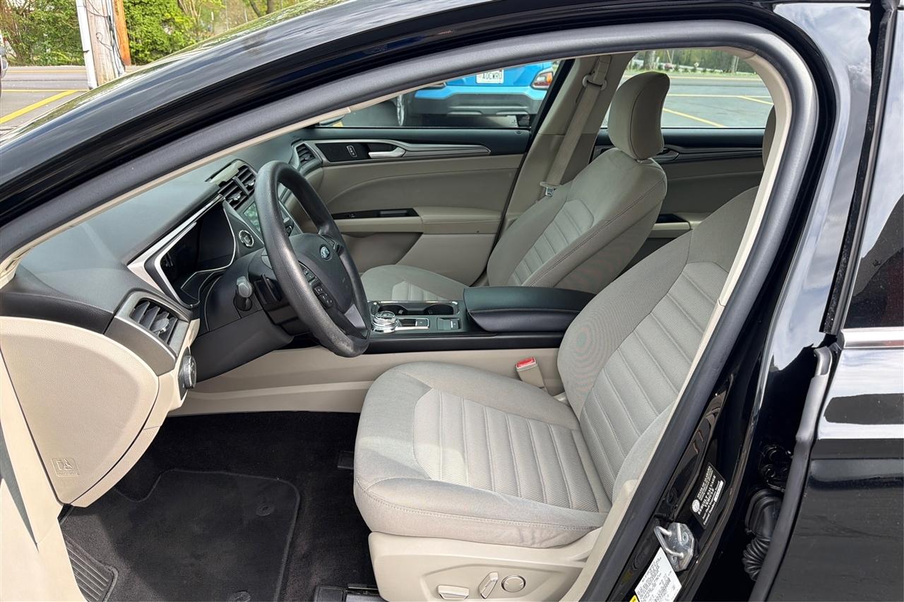 Ford Fusion SE 4D Sedan 2017