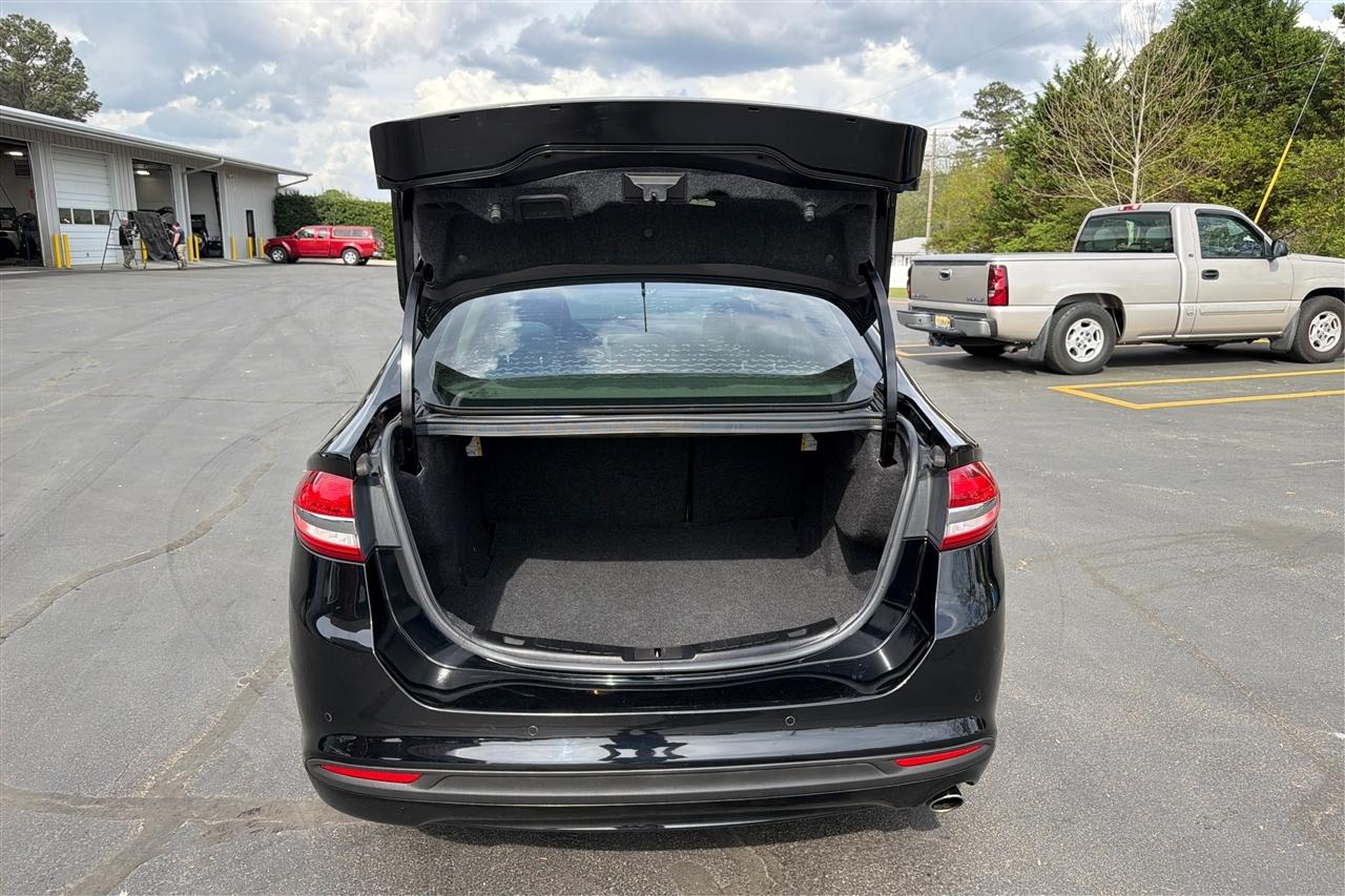 Ford Fusion SE 4D Sedan 2017