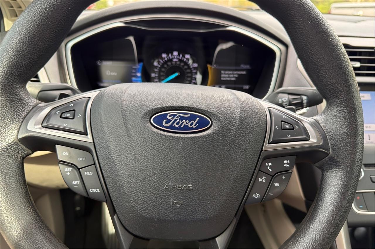 Ford Fusion SE 4D Sedan 2017