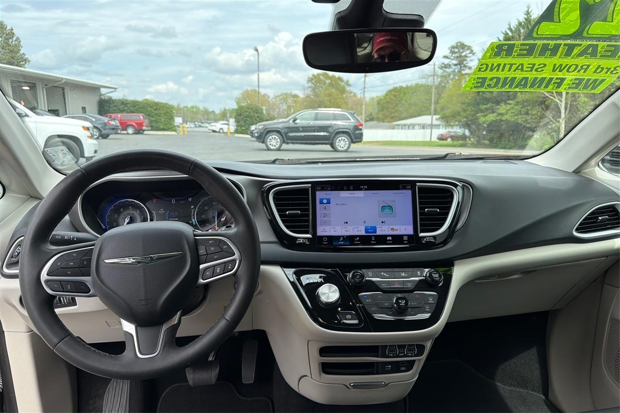 Chrysler Pacifica Touring L Wagon 2022