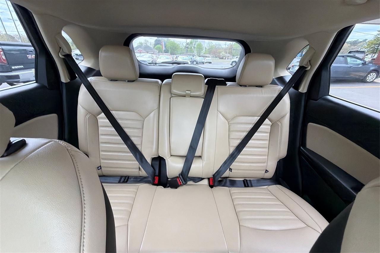 Ford Edge SEL 4D SUV FWD 2015