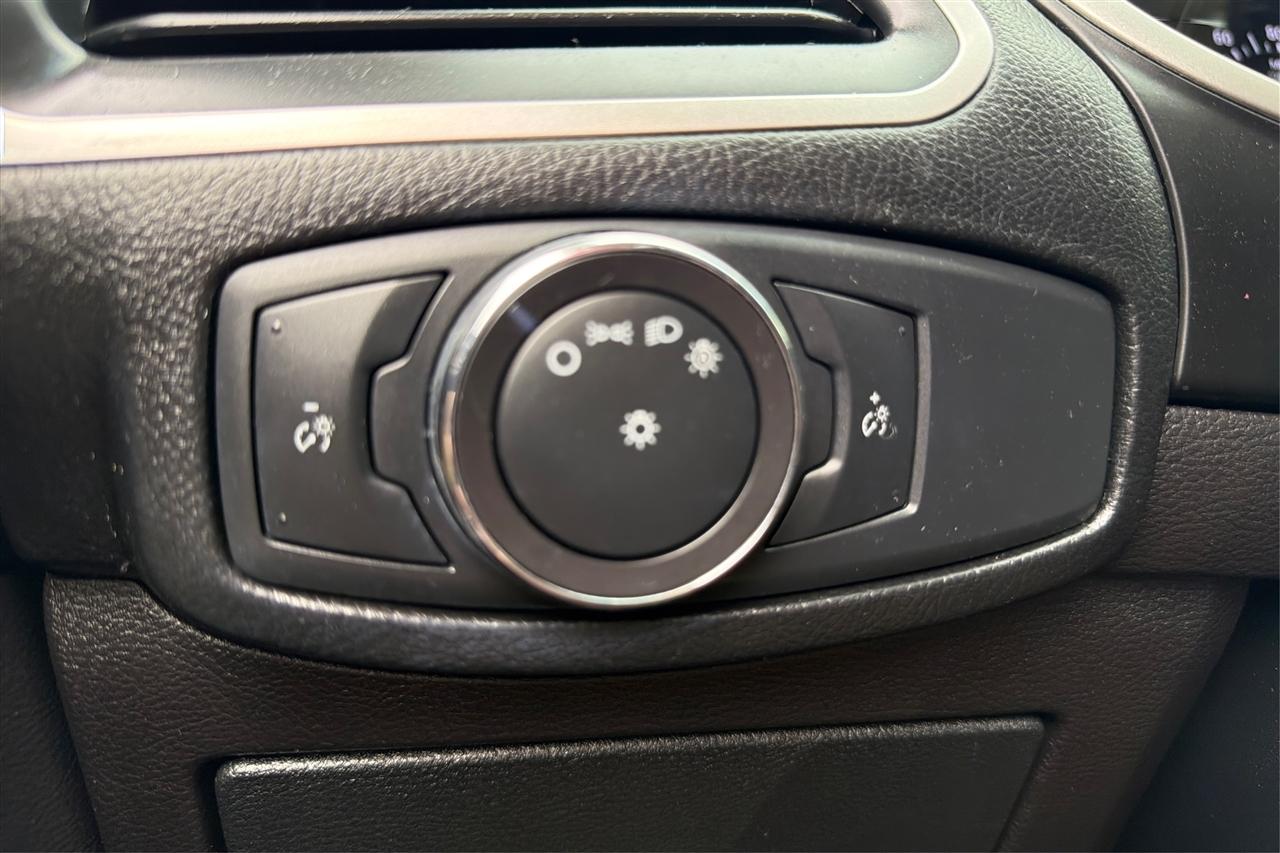 Ford Edge SEL 4D SUV FWD 2015