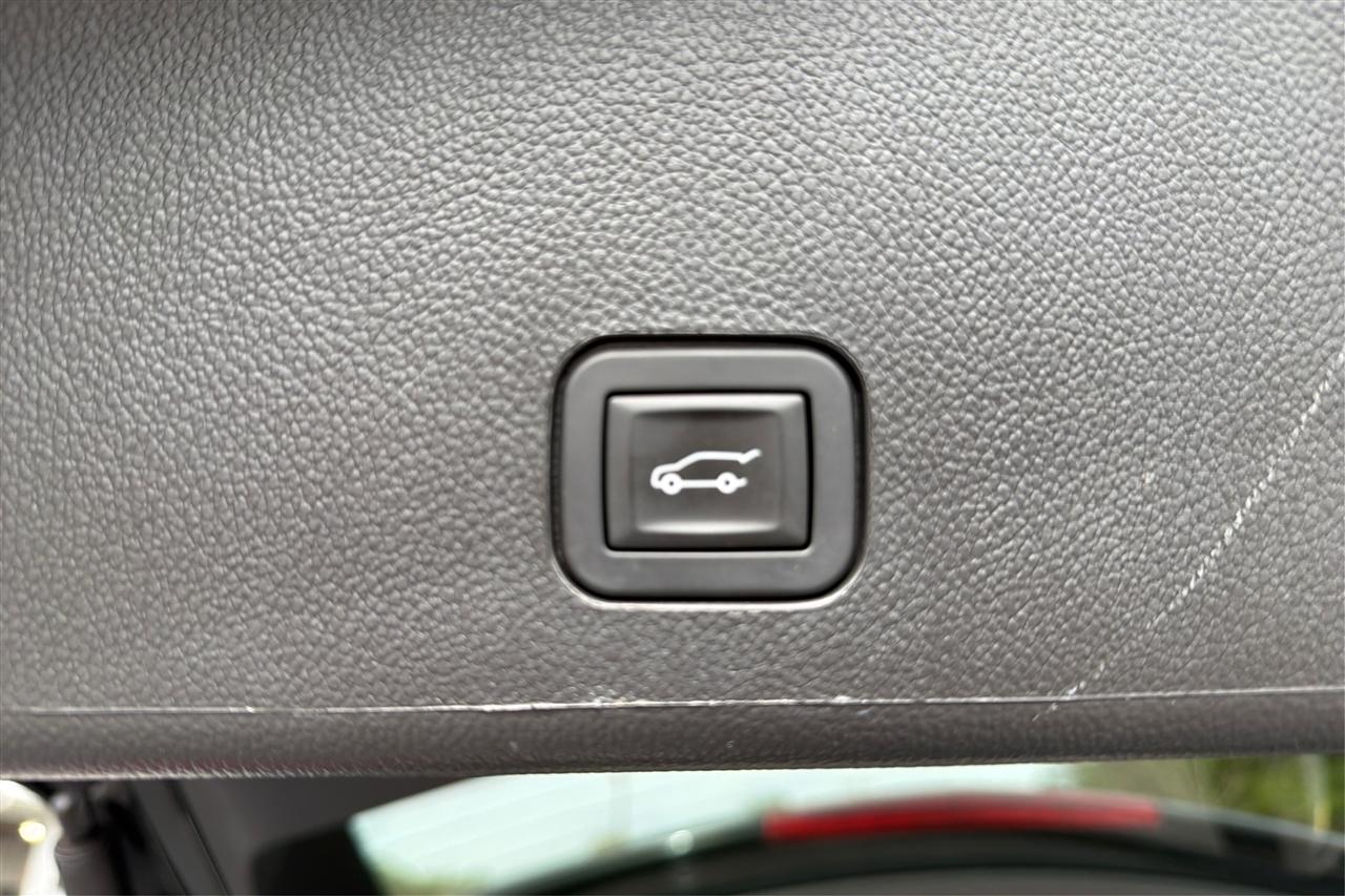 Cadillac SRX Performance 4D SUV FWD 2016