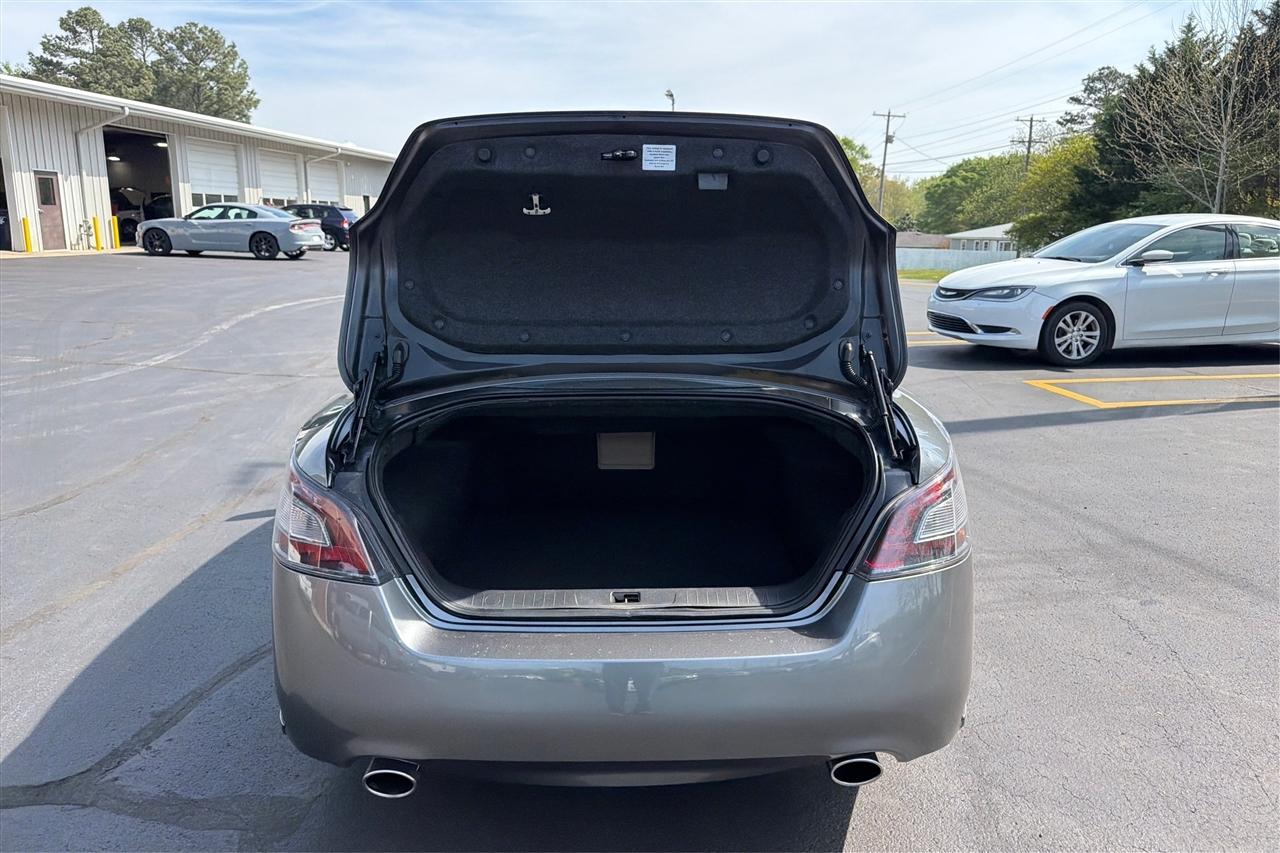 Nissan Maxima SV 4D Sedan 2014