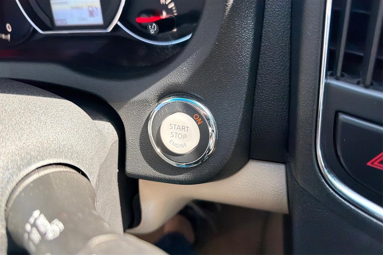 Nissan Maxima SV 4D Sedan 2014