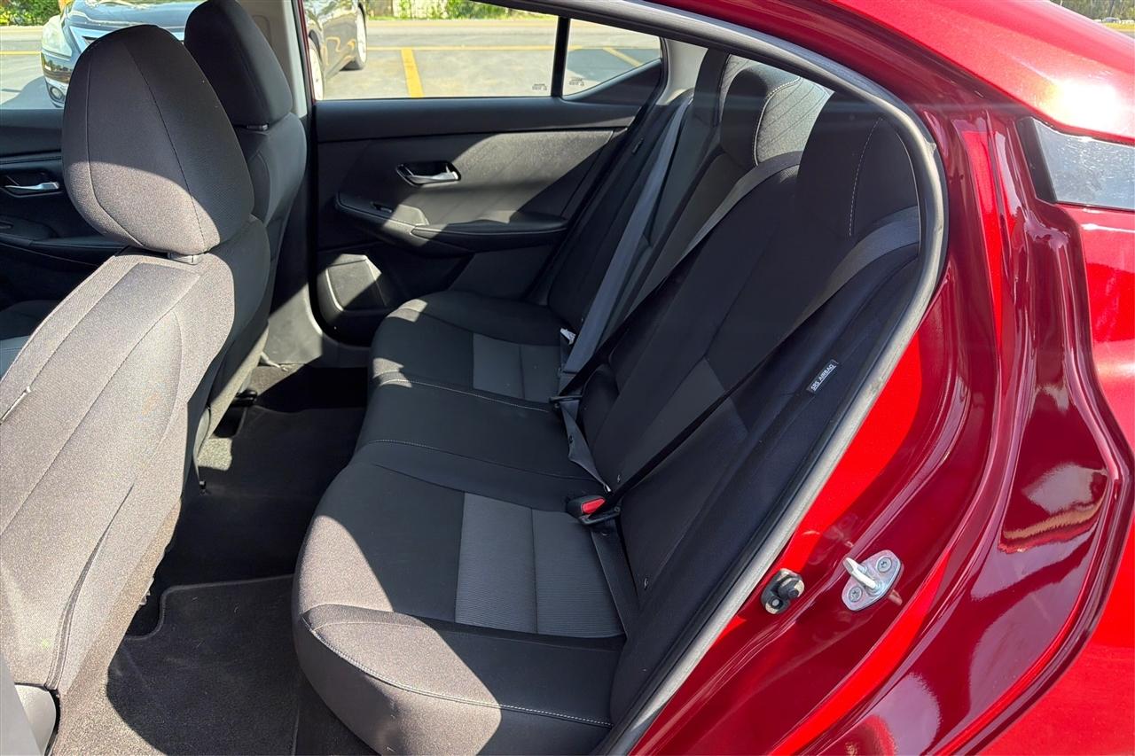 Nissan Sentra SV 4D Sedan 2022