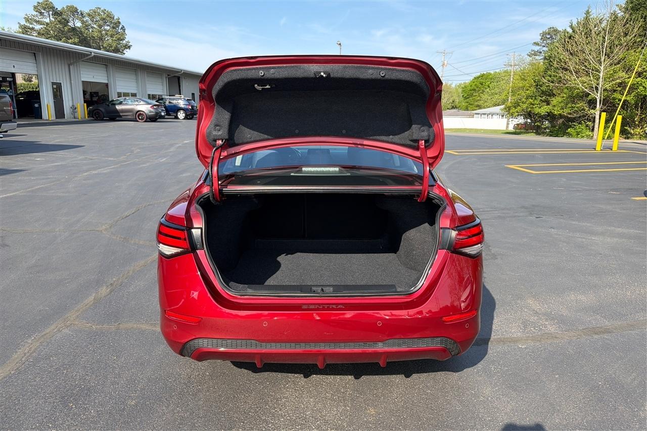 Nissan Sentra SV 4D Sedan 2022