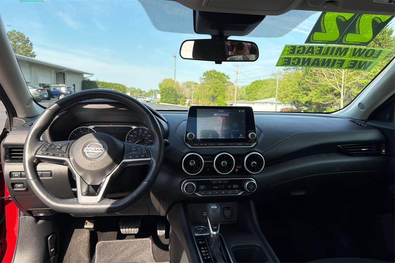 Nissan Sentra SV 4D Sedan 2022