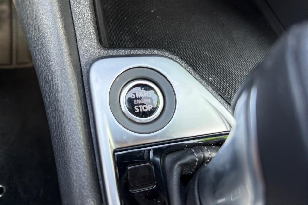 Nissan Sentra SV 4D Sedan 2022