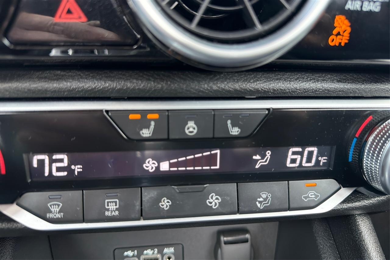 Nissan Sentra SV 4D Sedan 2022