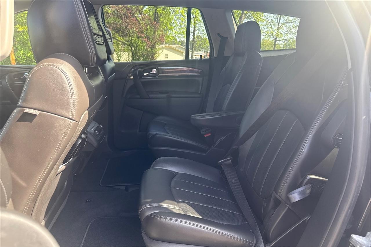 Buick Enclave Premium 4D SUV FWD 2016