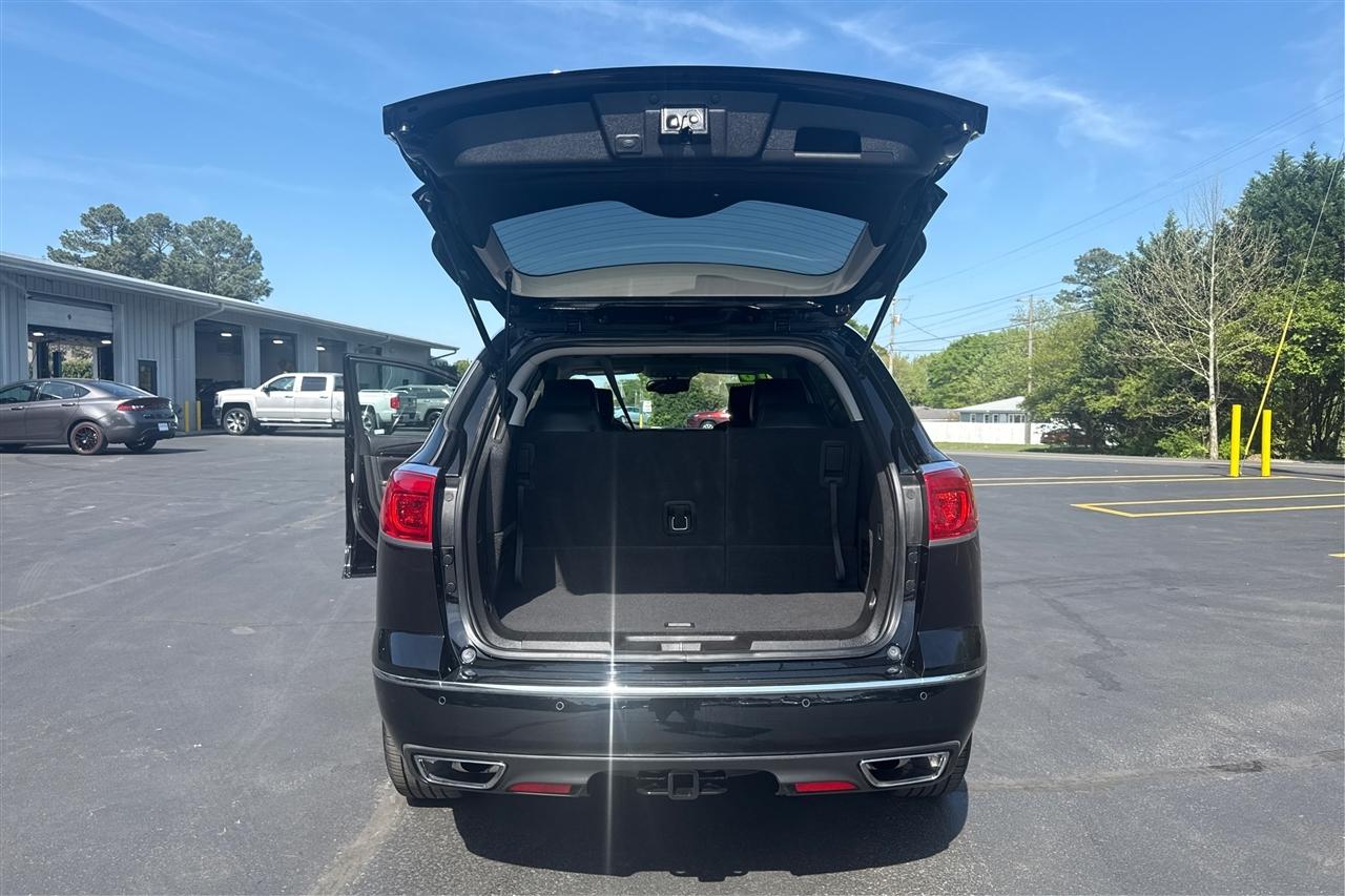 Buick Enclave Premium 4D SUV FWD 2016