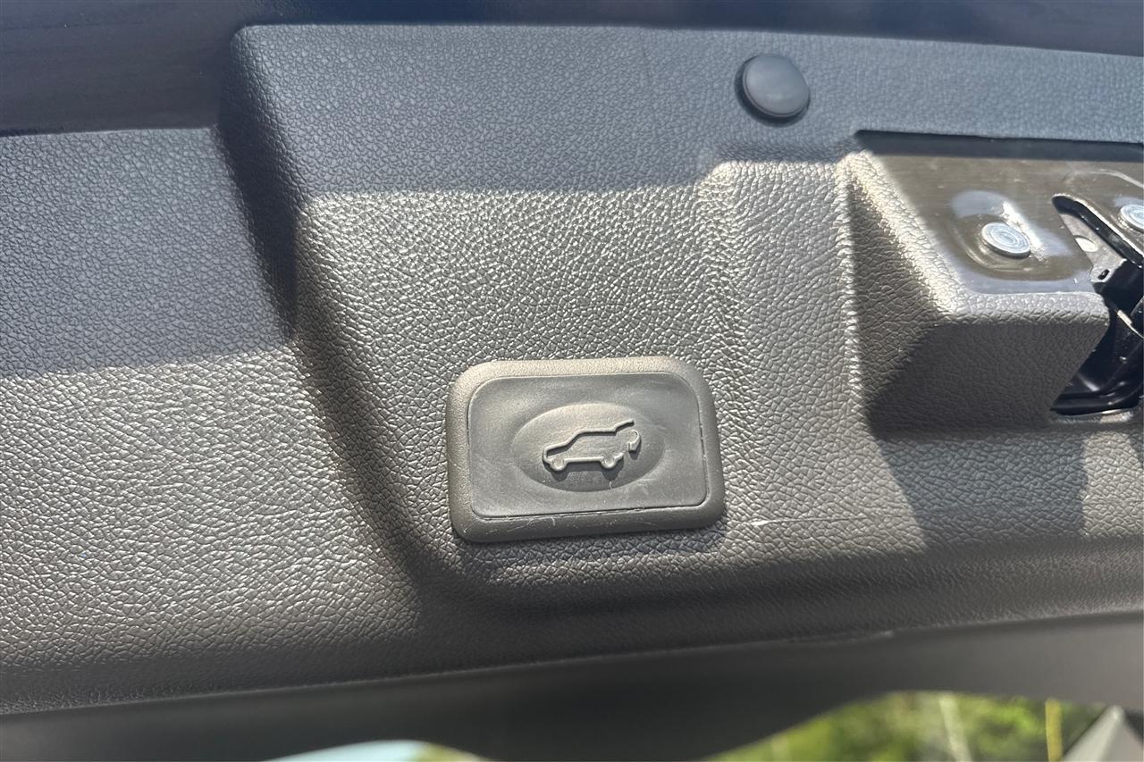 Buick Enclave Premium 4D SUV FWD 2016