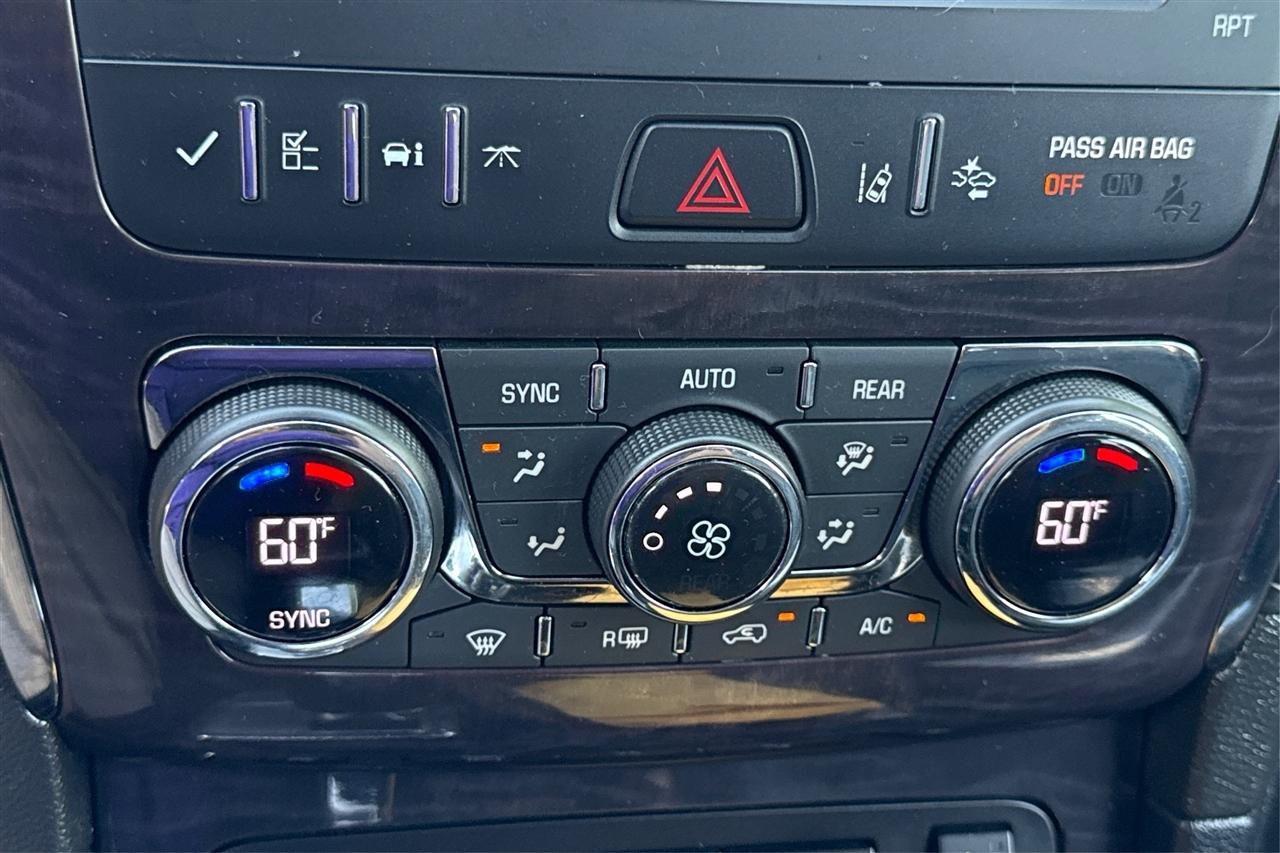 Buick Enclave Premium 4D SUV FWD 2016