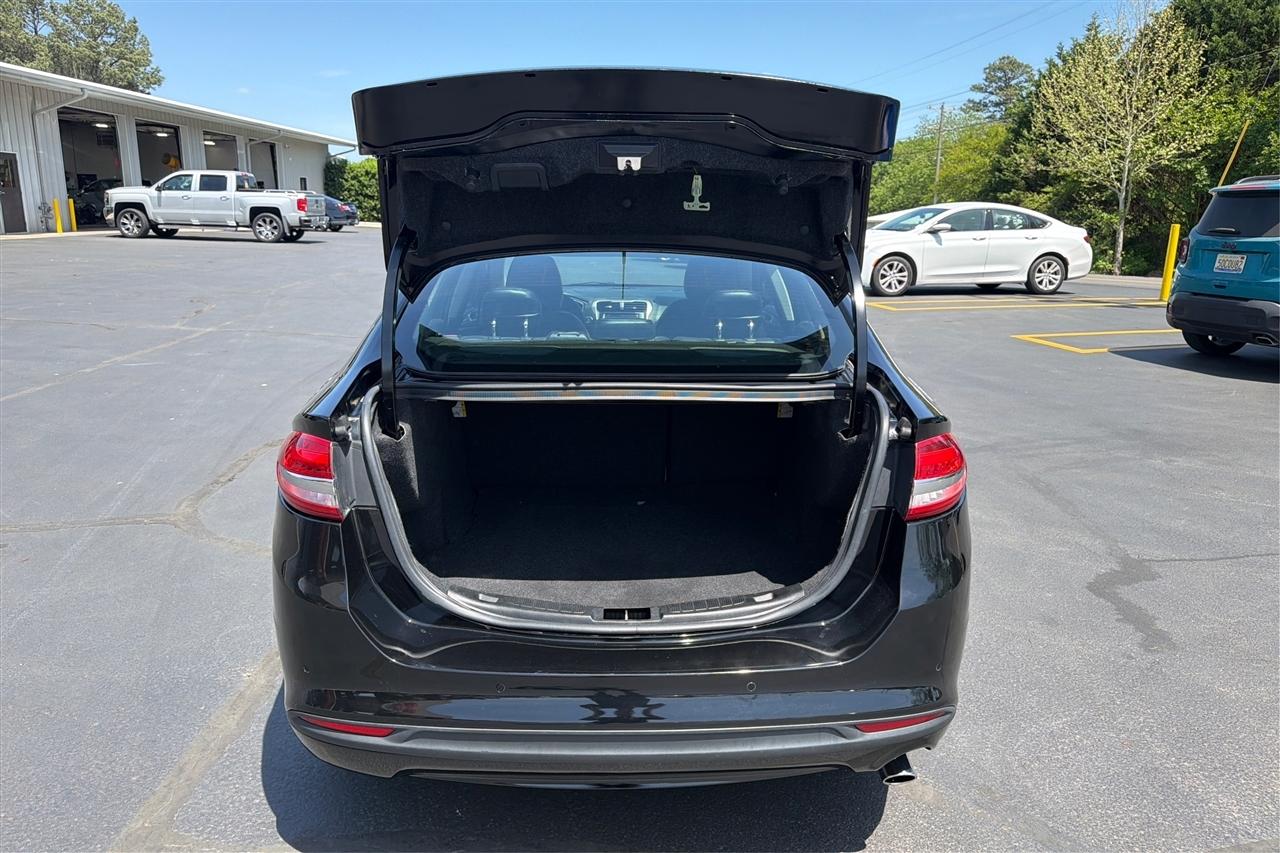 Ford Fusion SE 4D Sedan 2017