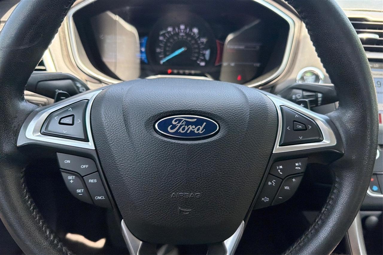 Ford Fusion SE 4D Sedan 2017