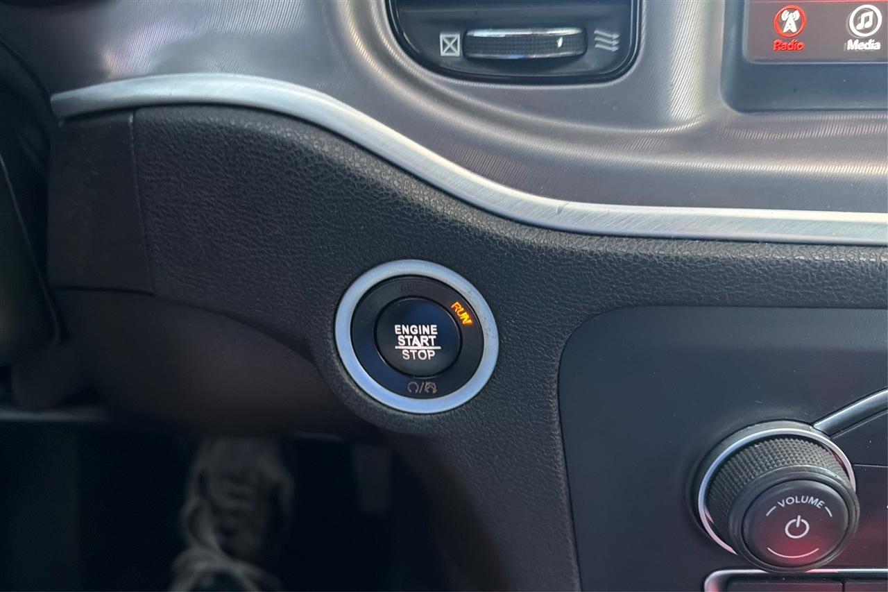 Dodge Charger SXT 4D Sedan 2022