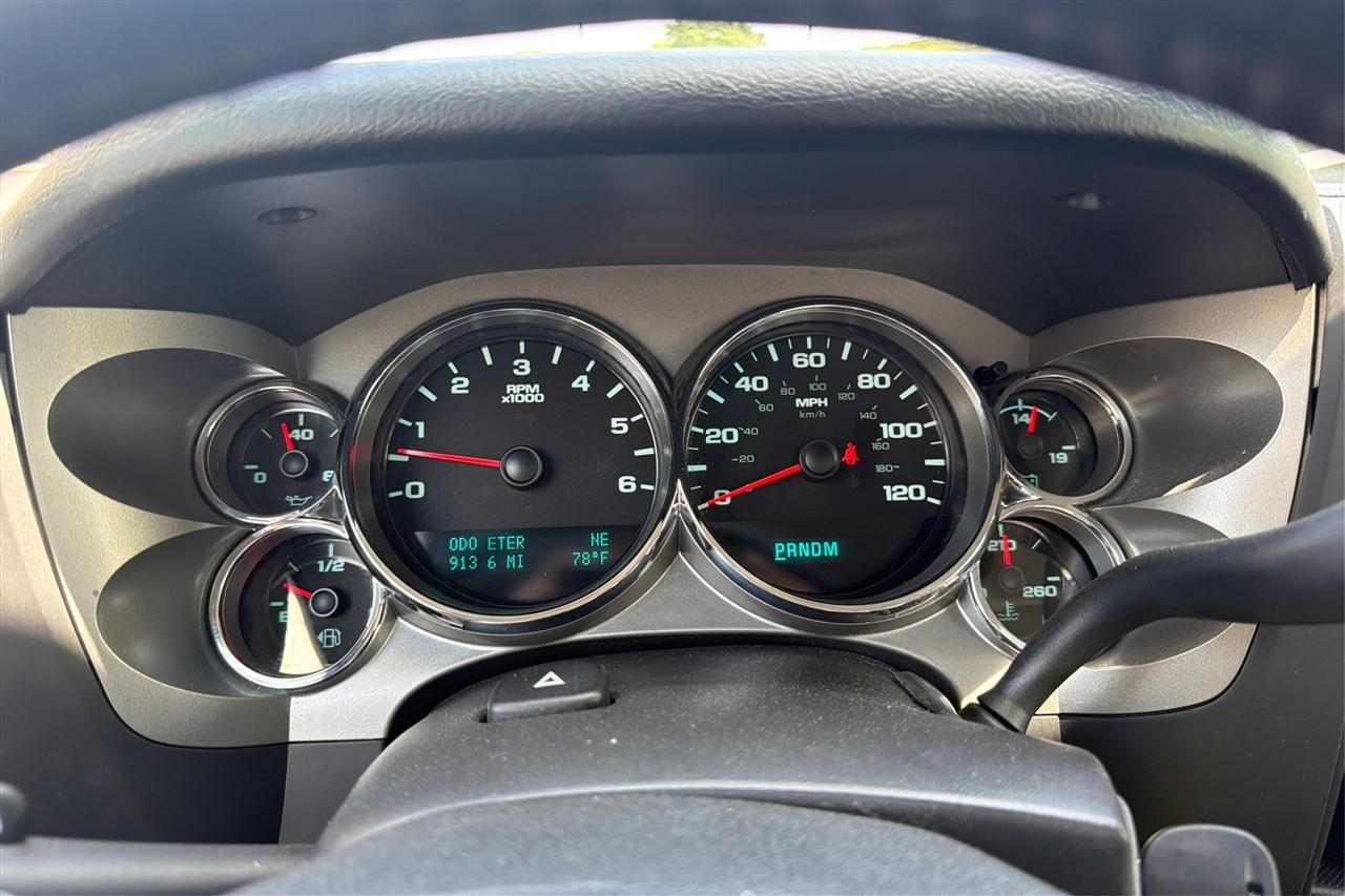 Chevrolet Silverado 1500 1LT Crew Cab 2WD 2011