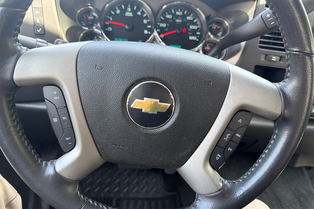 Chevrolet Silverado 1500 1LT Crew Cab 2WD 2011