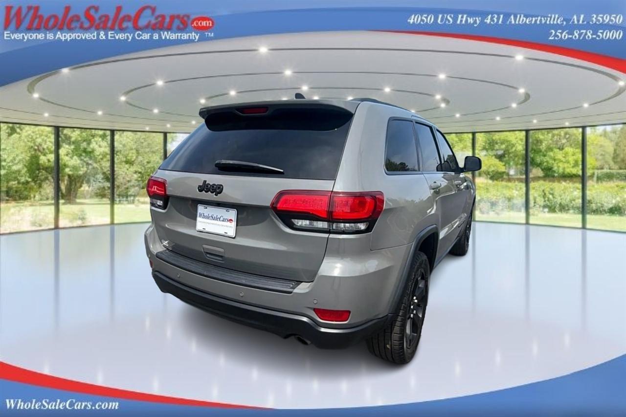 Jeep Grand Cherokee Laredo 4D SUV RWD 2021