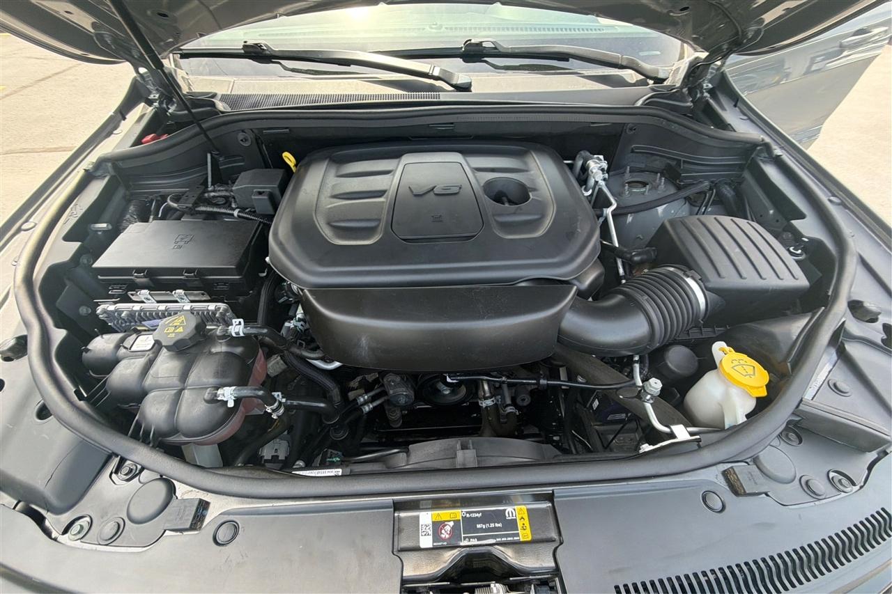 Jeep Grand Cherokee Laredo 4D SUV RWD 2021