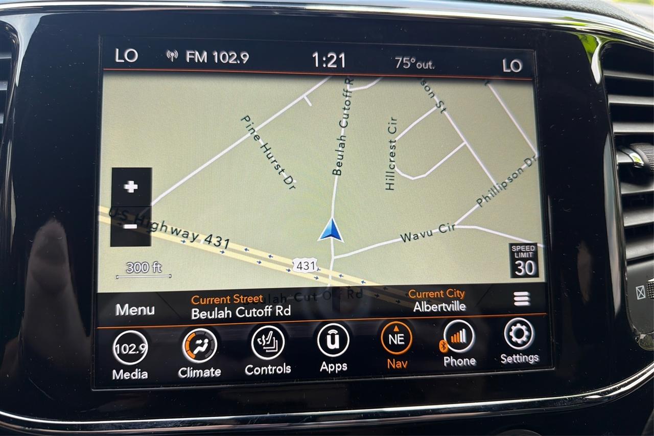 Jeep Grand Cherokee Laredo 4D SUV RWD 2021